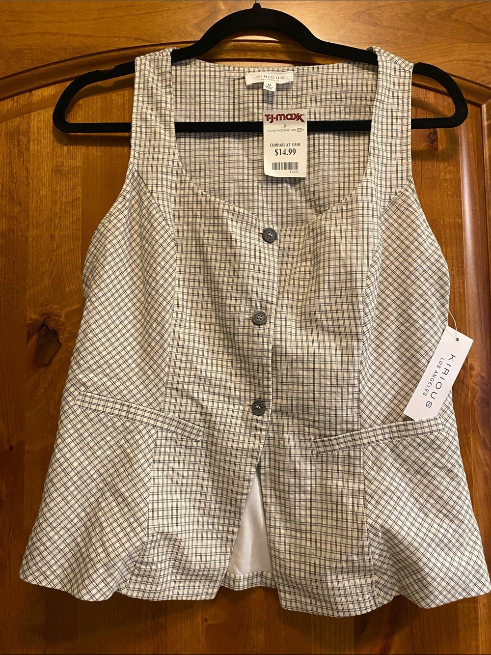 NWT 🍂 Checked Peplum Button-Front Top in creme / black